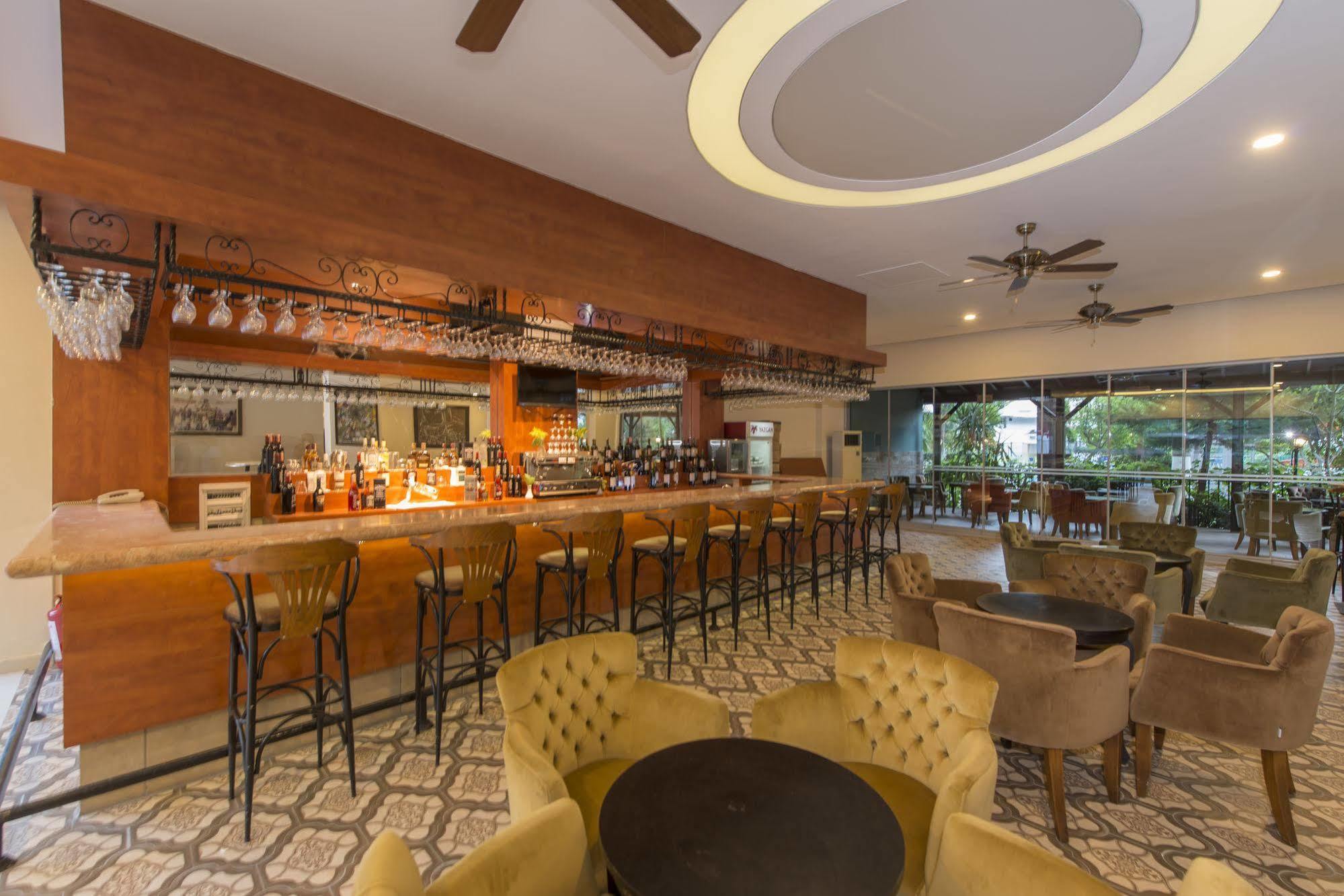 Asdem Park Otel Kemer Exterior photo